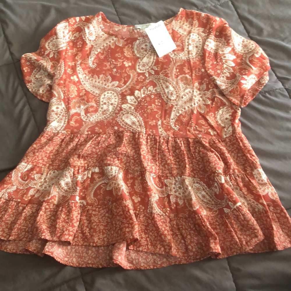 Women’s Ruffled Paisley Top